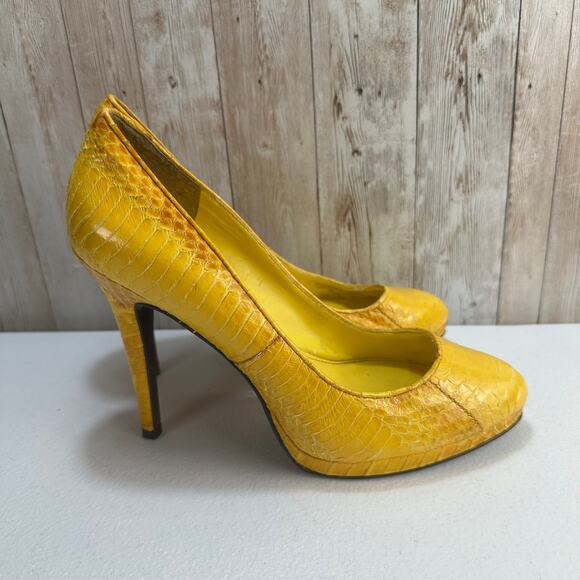 Lauren Ralph Lauren Kailee Pumps Womens sz 7B Yellow Snakeskin Leather Stiletto - Picture 1 of 10